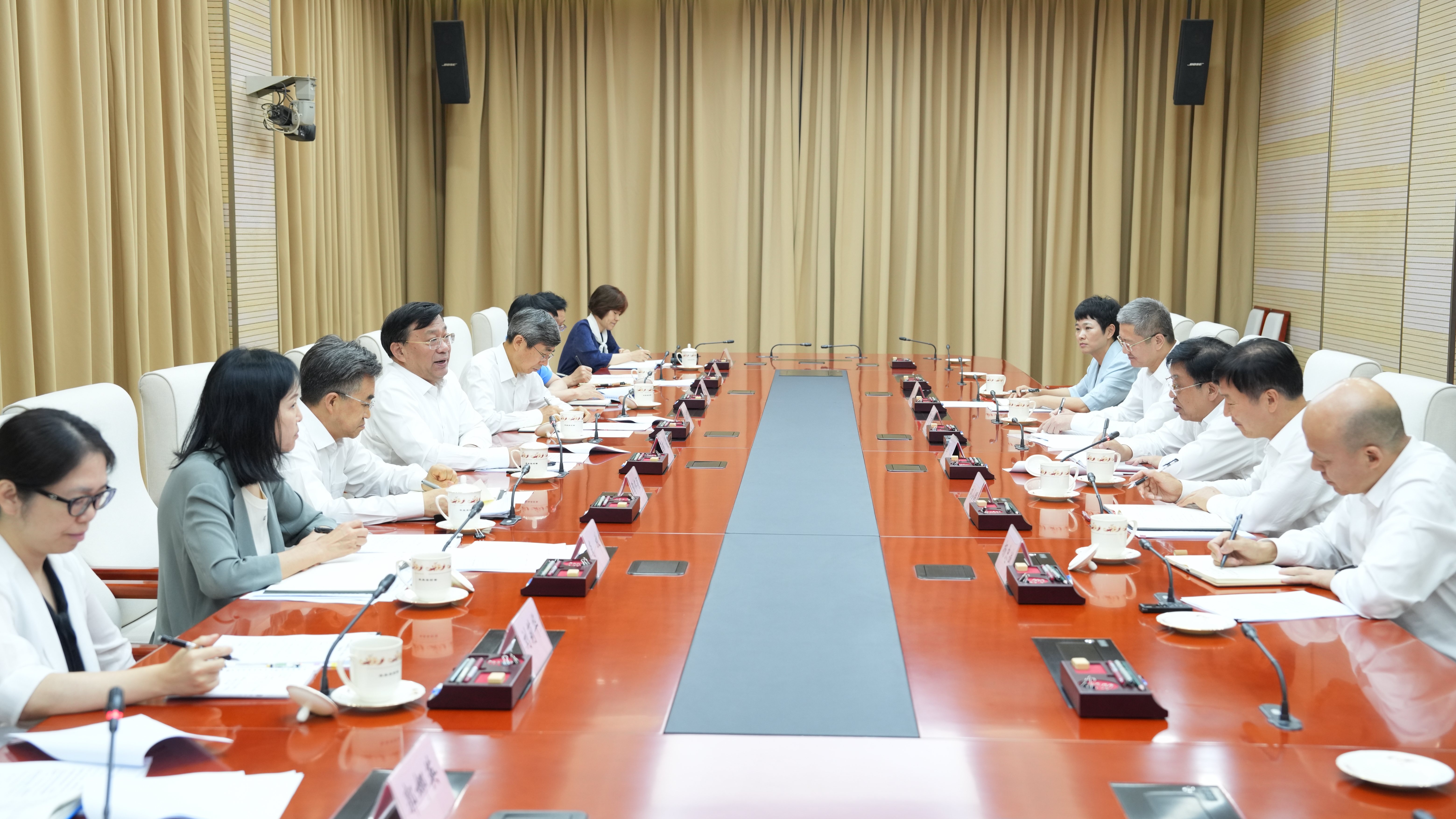 农业农村部与海南省委省政府举行工作会谈