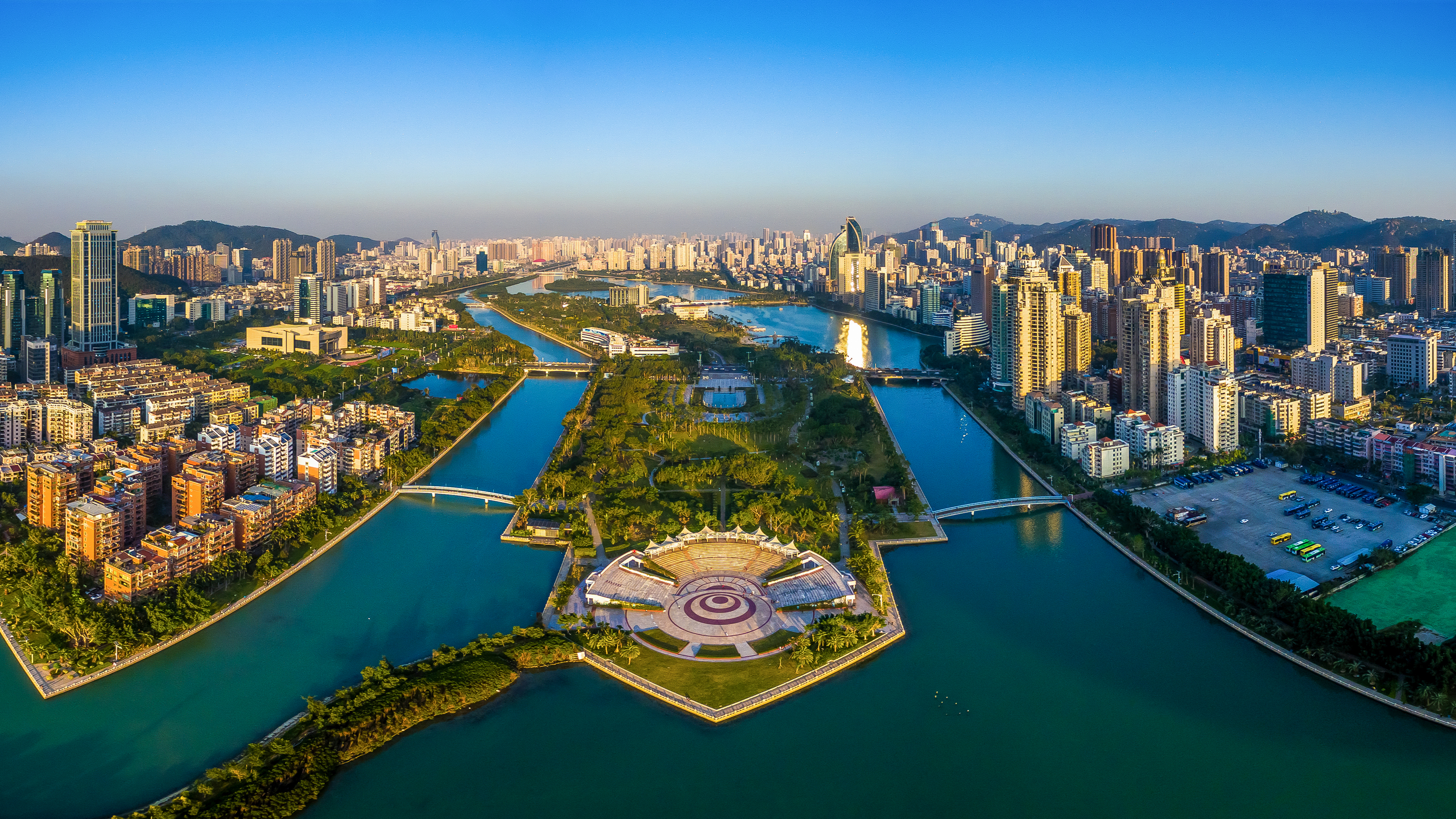 厦门筼筜湖：昔日臭水湖 今时“会客厅”